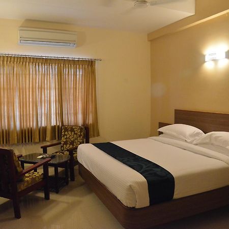 Tiruchengodu Sri Balaji Hotels מראה חיצוני תמונה