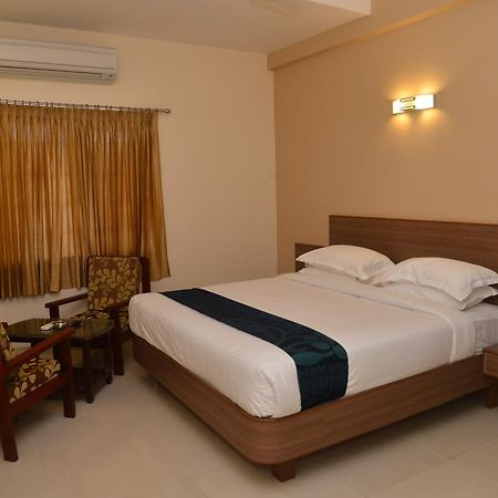 Tiruchengodu Sri Balaji Hotels מראה חיצוני תמונה