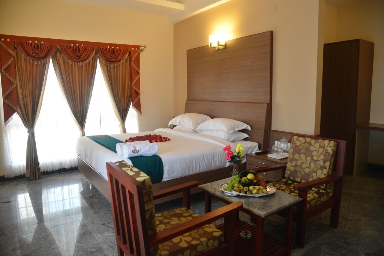 Tiruchengodu Sri Balaji Hotels מראה חיצוני תמונה