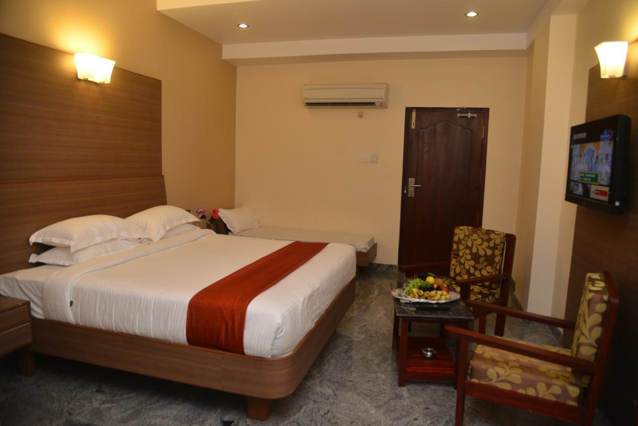 Tiruchengodu Sri Balaji Hotels מראה חיצוני תמונה
