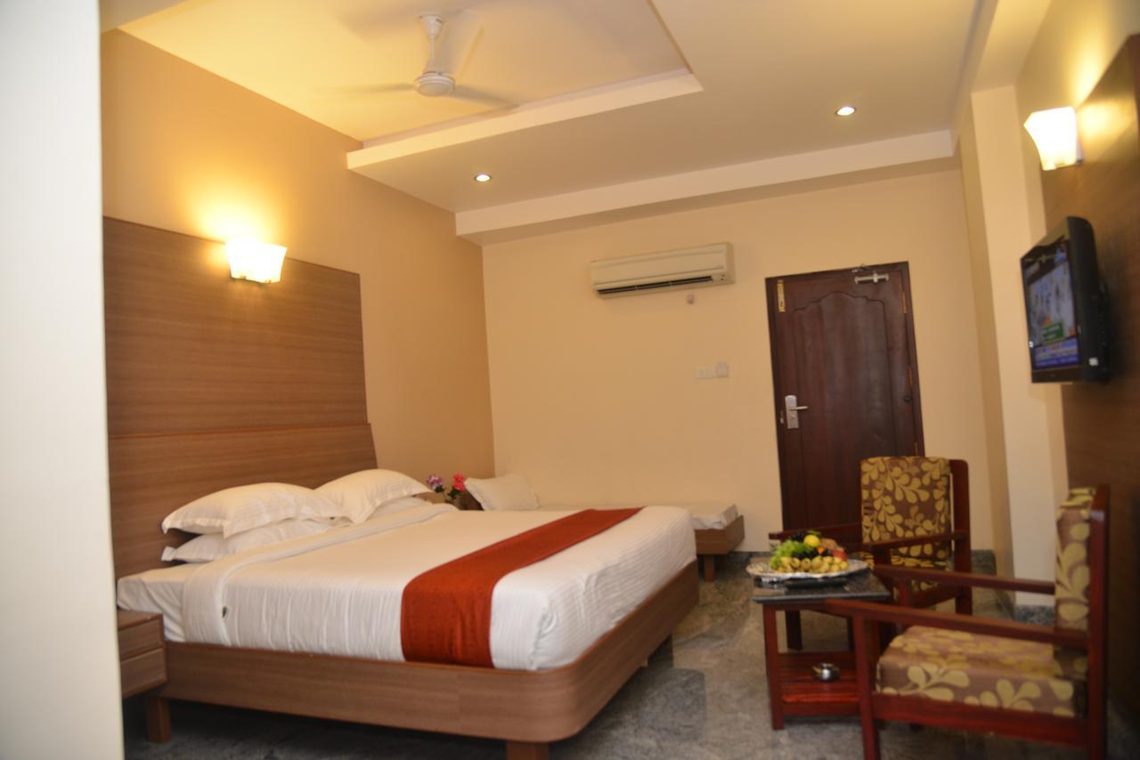 Tiruchengodu Sri Balaji Hotels מראה חיצוני תמונה